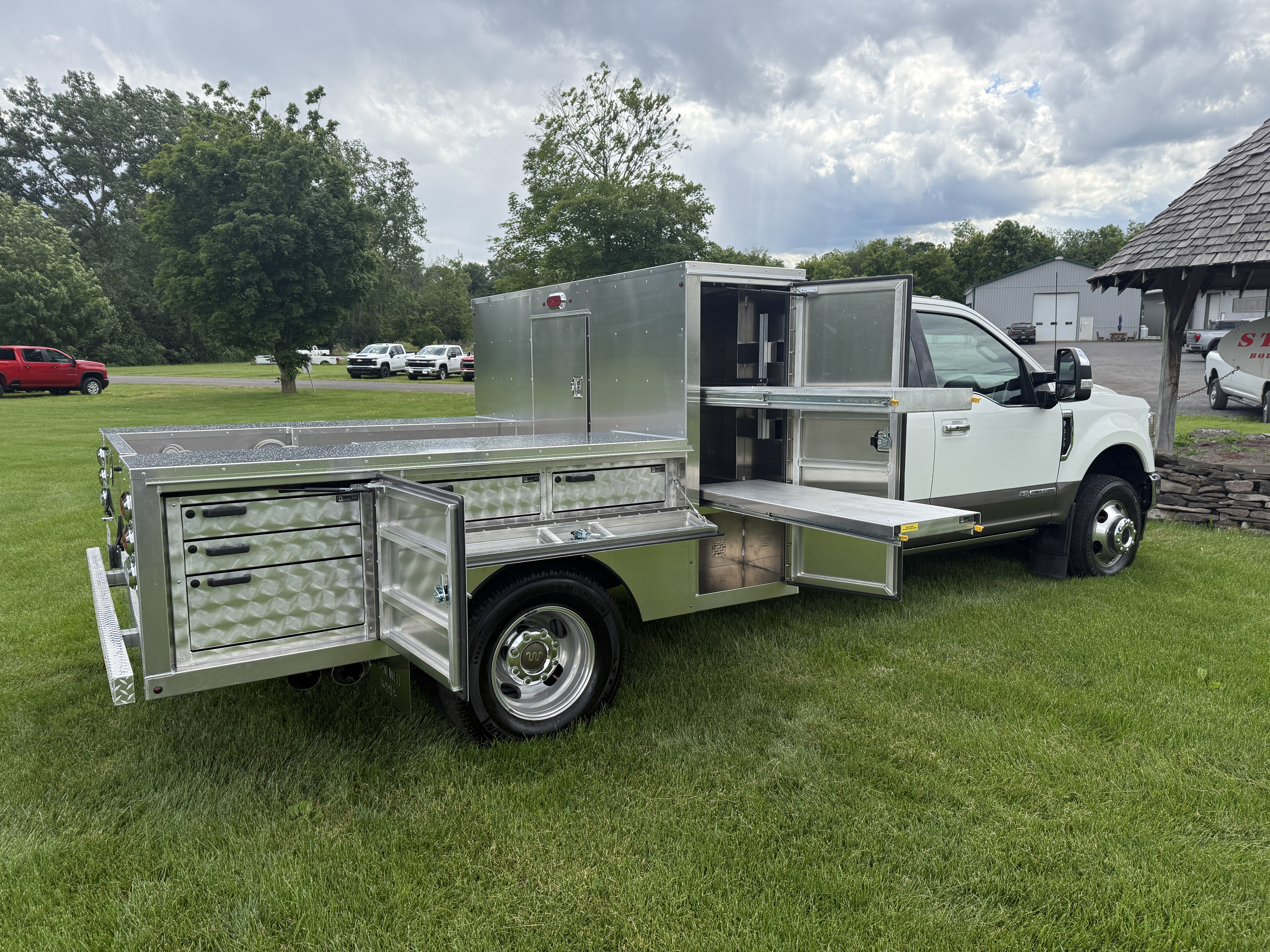 Mery Project Rig Stonewell Bodies - Quality Custom Rigs & Trailers